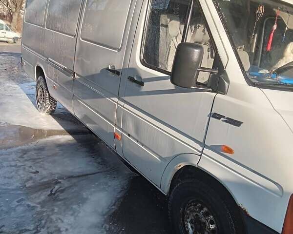Белый Фольксваген ЛТ, объемом двигателя 2.46 л и пробегом 570 тыс. км за 5400 $, фото 1 на Automoto.ua