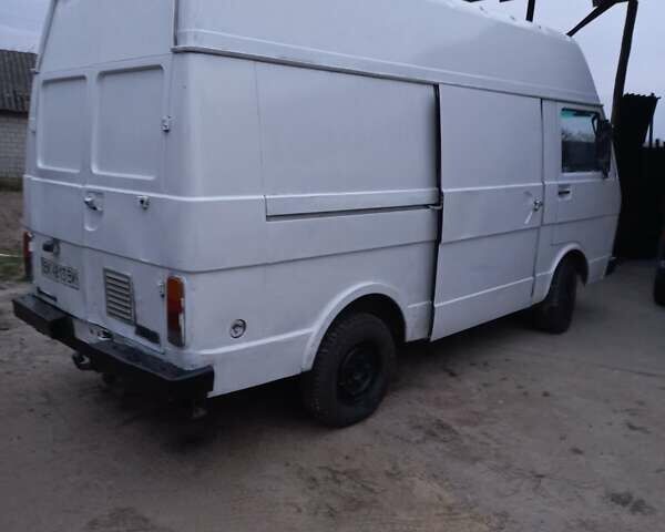 Білий Фольксваген ЛТ, об'ємом двигуна 2.4 л та пробігом 500 тис. км за 2000 $, фото 3 на Automoto.ua