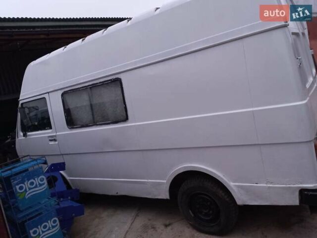 Білий Фольксваген ЛТ, об'ємом двигуна 2.4 л та пробігом 500 тис. км за 2000 $, фото 2 на Automoto.ua