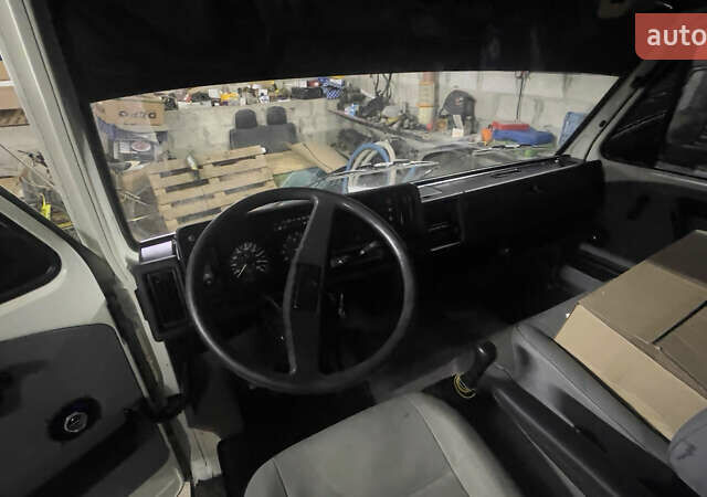 Белый Фольксваген ЛТ, объемом двигателя 2.38 л и пробегом 220 тыс. км за 3900 $, фото 2 на Automoto.ua