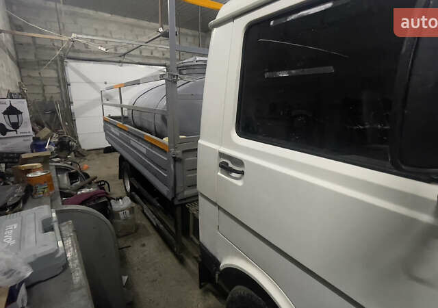 Белый Фольксваген ЛТ, объемом двигателя 2.38 л и пробегом 220 тыс. км за 3900 $, фото 1 на Automoto.ua