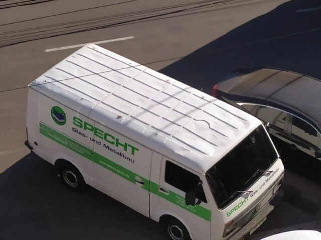 Белый Фольксваген ЛТ, объемом двигателя 2.4 л и пробегом 216 тыс. км за 2100 $, фото 1 на Automoto.ua