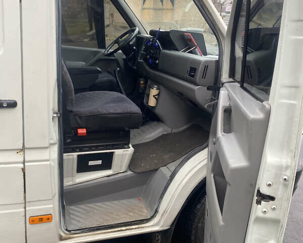 Белый Фольксваген ЛТ, объемом двигателя 2.46 л и пробегом 7 тыс. км за 6500 $, фото 5 на Automoto.ua