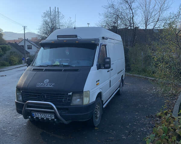 Белый Фольксваген ЛТ, объемом двигателя 2.5 л и пробегом 340 тыс. км за 5150 $, фото 1 на Automoto.ua