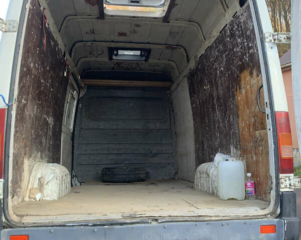 Белый Фольксваген ЛТ, объемом двигателя 2.5 л и пробегом 340 тыс. км за 5150 $, фото 5 на Automoto.ua