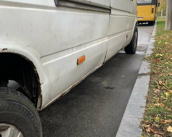 Белый Фольксваген ЛТ, объемом двигателя 2.46 л и пробегом 600 тыс. км за 5600 $, фото 8 на Automoto.ua