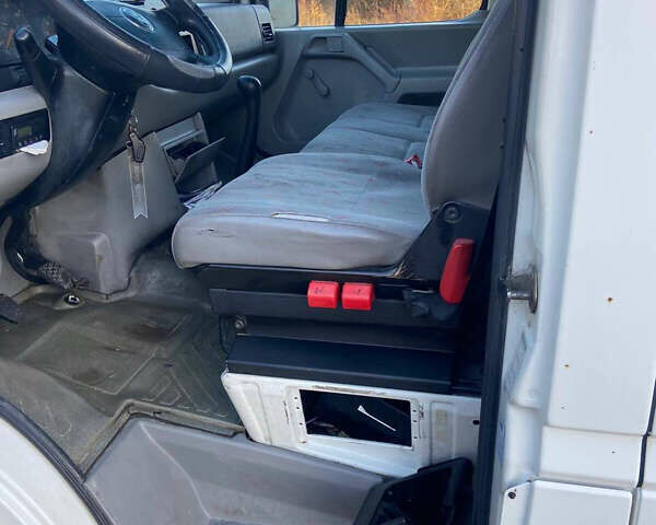 Белый Фольксваген ЛТ, объемом двигателя 2.46 л и пробегом 450 тыс. км за 4950 $, фото 4 на Automoto.ua