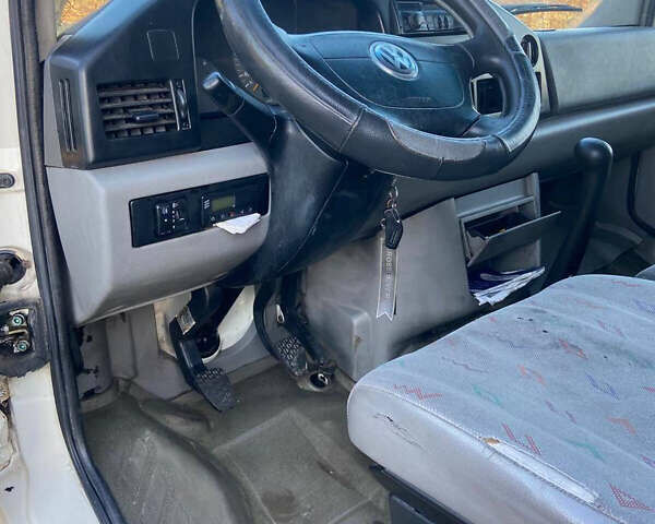 Белый Фольксваген ЛТ, объемом двигателя 2.46 л и пробегом 450 тыс. км за 4950 $, фото 14 на Automoto.ua