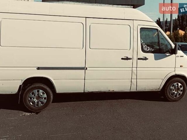 Білий Фольксваген ЛТ, об'ємом двигуна 2.5 л та пробігом 450 тис. км за 4700 $, фото 1 на Automoto.ua