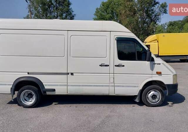 Белый Фольксваген ЛТ, объемом двигателя 2.5 л и пробегом 640 тыс. км за 9500 $, фото 2 на Automoto.ua