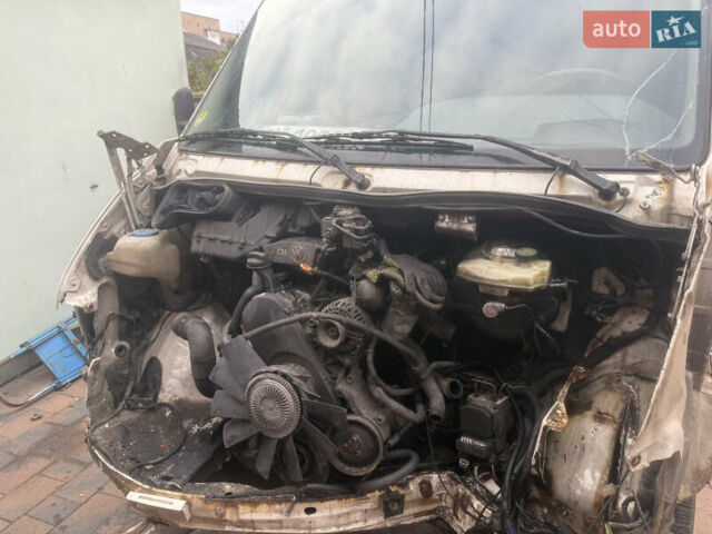 Белый Фольксваген ЛТ, объемом двигателя 2.46 л и пробегом 555 тыс. км за 4500 $, фото 5 на Automoto.ua