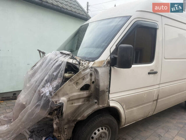 Белый Фольксваген ЛТ, объемом двигателя 2.46 л и пробегом 555 тыс. км за 4500 $, фото 1 на Automoto.ua