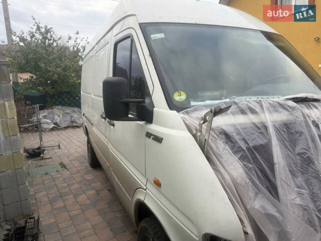 Белый Фольксваген ЛТ, объемом двигателя 2.46 л и пробегом 555 тыс. км за 4500 $, фото 2 на Automoto.ua