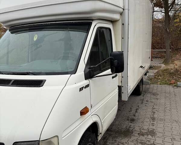 Белый Фольксваген ЛТ, объемом двигателя 2.8 л и пробегом 449 тыс. км за 10000 $, фото 4 на Automoto.ua