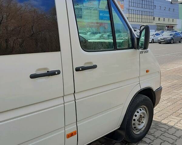 Білий Фольксваген ЛТ, об'ємом двигуна 2.5 л та пробігом 600 тис. км за 9999 $, фото 2 на Automoto.ua