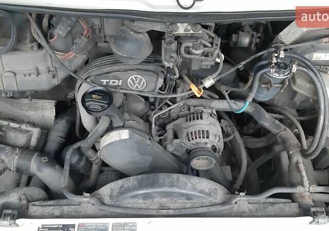 Белый Фольксваген ЛТ, объемом двигателя 2.46 л и пробегом 471 тыс. км за 10500 $, фото 7 на Automoto.ua