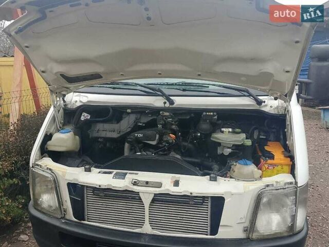 Белый Фольксваген ЛТ, объемом двигателя 2.46 л и пробегом 400 тыс. км за 9500 $, фото 16 на Automoto.ua