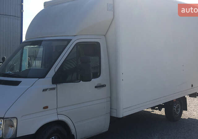 Белый Фольксваген ЛТ, объемом двигателя 2.8 л и пробегом 650 тыс. км за 8999 $, фото 2 на Automoto.ua