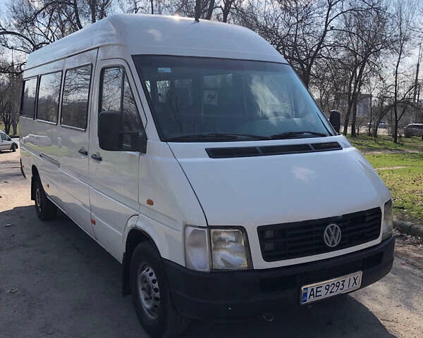 Белый Фольксваген ЛТ, объемом двигателя 2.5 л и пробегом 200 тыс. км за 7700 $, фото 1 на Automoto.ua