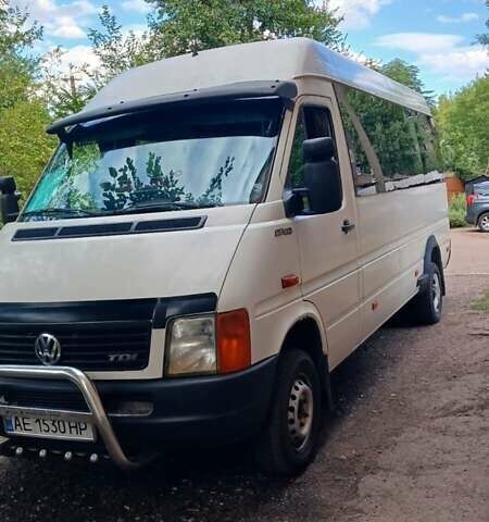 Белый Фольксваген ЛТ, объемом двигателя 2.8 л и пробегом 110 тыс. км за 8500 $, фото 2 на Automoto.ua