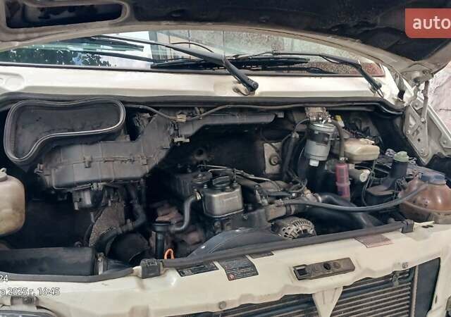 Белый Фольксваген ЛТ, объемом двигателя 2.8 л и пробегом 110 тыс. км за 8500 $, фото 5 на Automoto.ua
