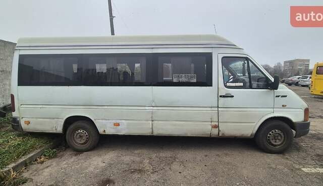 Белый Фольксваген ЛТ, объемом двигателя 2.5 л и пробегом 400 тыс. км за 5000 $, фото 2 на Automoto.ua