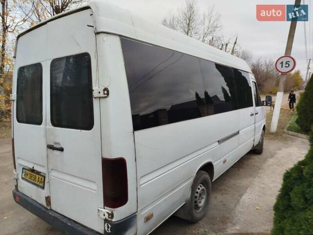 Белый Фольксваген ЛТ, объемом двигателя 2.8 л и пробегом 40 тыс. км за 3700 $, фото 1 на Automoto.ua