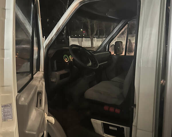 Белый Фольксваген ЛТ, объемом двигателя 2.5 л и пробегом 241 тыс. км за 7300 $, фото 5 на Automoto.ua