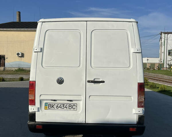 Белый Фольксваген ЛТ, объемом двигателя 2.5 л и пробегом 320 тыс. км за 6800 $, фото 4 на Automoto.ua