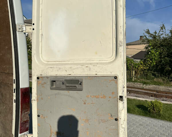 Белый Фольксваген ЛТ, объемом двигателя 2.5 л и пробегом 320 тыс. км за 6800 $, фото 11 на Automoto.ua