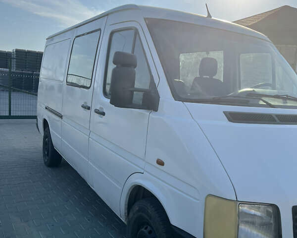 Білий Фольксваген ЛТ, об'ємом двигуна 2.5 л та пробігом 320 тис. км за 6800 $, фото 1 на Automoto.ua