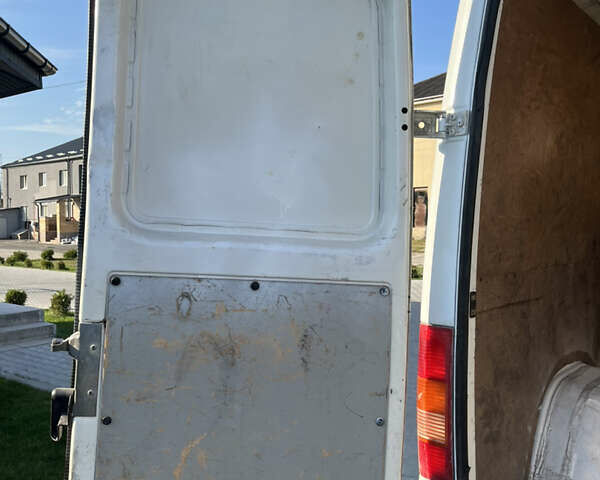 Белый Фольксваген ЛТ, объемом двигателя 2.5 л и пробегом 320 тыс. км за 6800 $, фото 10 на Automoto.ua