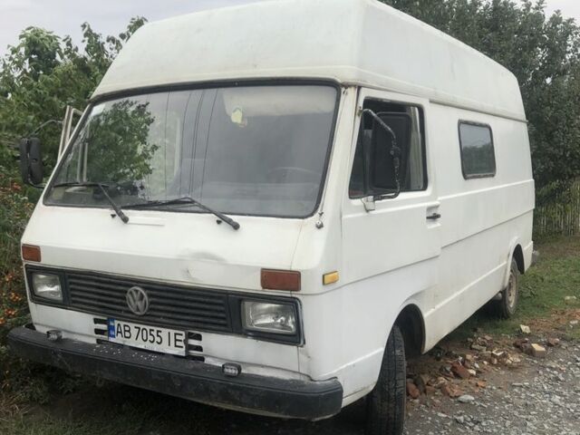 Белый Фольксваген ЛТ, объемом двигателя 2.4 л и пробегом 300 тыс. км за 1072 $, фото 1 на Automoto.ua