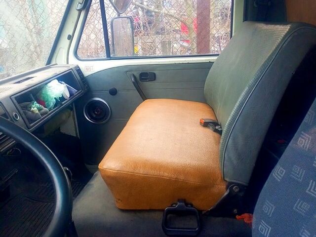 Белый Фольксваген ЛТ, объемом двигателя 2.4 л и пробегом 500 тыс. км за 1500 $, фото 3 на Automoto.ua