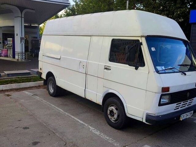 Белый Фольксваген ЛТ, объемом двигателя 2.4 л и пробегом 300 тыс. км за 3000 $, фото 2 на Automoto.ua