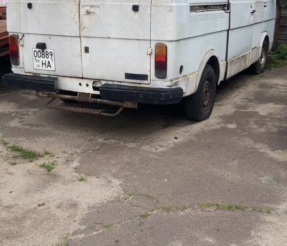 Белый Фольксваген ЛТ, объемом двигателя 2.4 л и пробегом 250 тыс. км за 1500 $, фото 3 на Automoto.ua