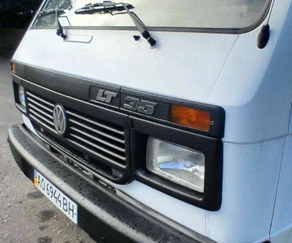 Білий Фольксваген ЛТ, об'ємом двигуна 2.4 л та пробігом 300 тис. км за 3199 $, фото 12 на Automoto.ua