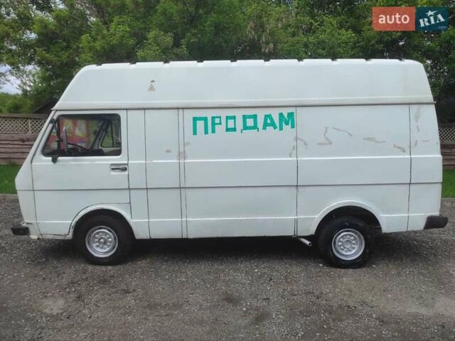 Белый Фольксваген ЛТ, объемом двигателя 2.4 л и пробегом 200 тыс. км за 1050 $, фото 8 на Automoto.ua