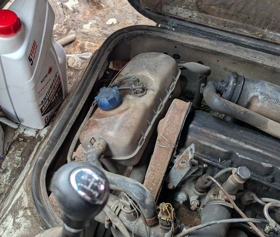 Белый Фольксваген ЛТ, объемом двигателя 0 л и пробегом 100 тыс. км за 1000 $, фото 2 на Automoto.ua