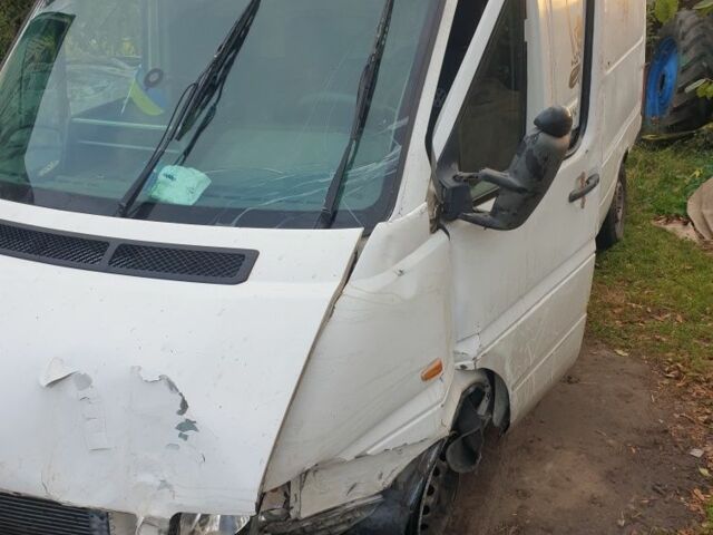 Фольксваген ЛТ 1997 в Житомире на Automoto.ua Белый Фольксваген ЛТ, объемом двигателя 2.5 л и пробегом 500 тыс. км за 2300 $, фото 3 на Automoto.ua