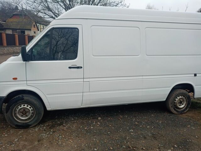 Белый Фольксваген ЛТ, объемом двигателя 2 л и пробегом 300 тыс. км за 3999 $, фото 4 на Automoto.ua