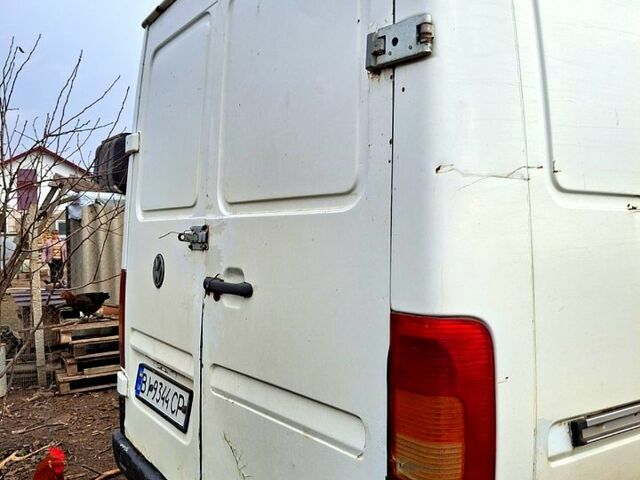 Белый Фольксваген ЛТ, объемом двигателя 2.5 л и пробегом 300 тыс. км за 3800 $, фото 1 на Automoto.ua