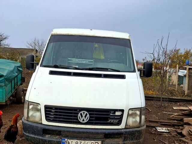 Белый Фольксваген ЛТ, объемом двигателя 2.5 л и пробегом 300 тыс. км за 3800 $, фото 4 на Automoto.ua