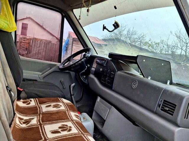 Белый Фольксваген ЛТ, объемом двигателя 2.5 л и пробегом 300 тыс. км за 3800 $, фото 2 на Automoto.ua