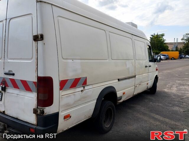 Белый Фольксваген ЛТ, объемом двигателя 2.5 л и пробегом 260 тыс. км за 7500 $, фото 1 на Automoto.ua