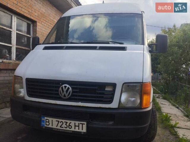 Белый Фольксваген ЛТ, объемом двигателя 2.5 л и пробегом 300 тыс. км за 7500 $, фото 1 на Automoto.ua