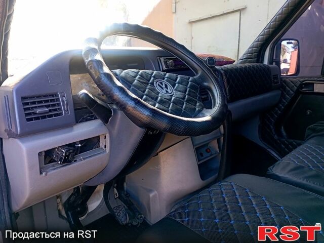 Белый Фольксваген ЛТ, объемом двигателя 2.5 л и пробегом 700 тыс. км за 7000 $, фото 2 на Automoto.ua