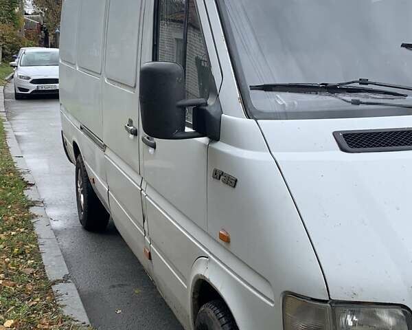 Белый Фольксваген ЛТ, объемом двигателя 2.46 л и пробегом 600 тыс. км за 5600 $, фото 1 на Automoto.ua