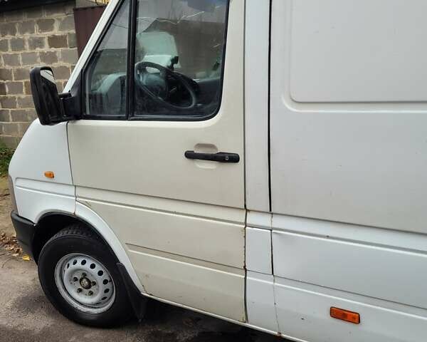 Белый Фольксваген ЛТ, объемом двигателя 2.46 л и пробегом 500 тыс. км за 5500 $, фото 13 на Automoto.ua