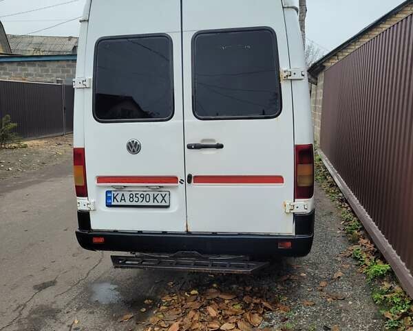 Белый Фольксваген ЛТ, объемом двигателя 2.46 л и пробегом 500 тыс. км за 5500 $, фото 1 на Automoto.ua